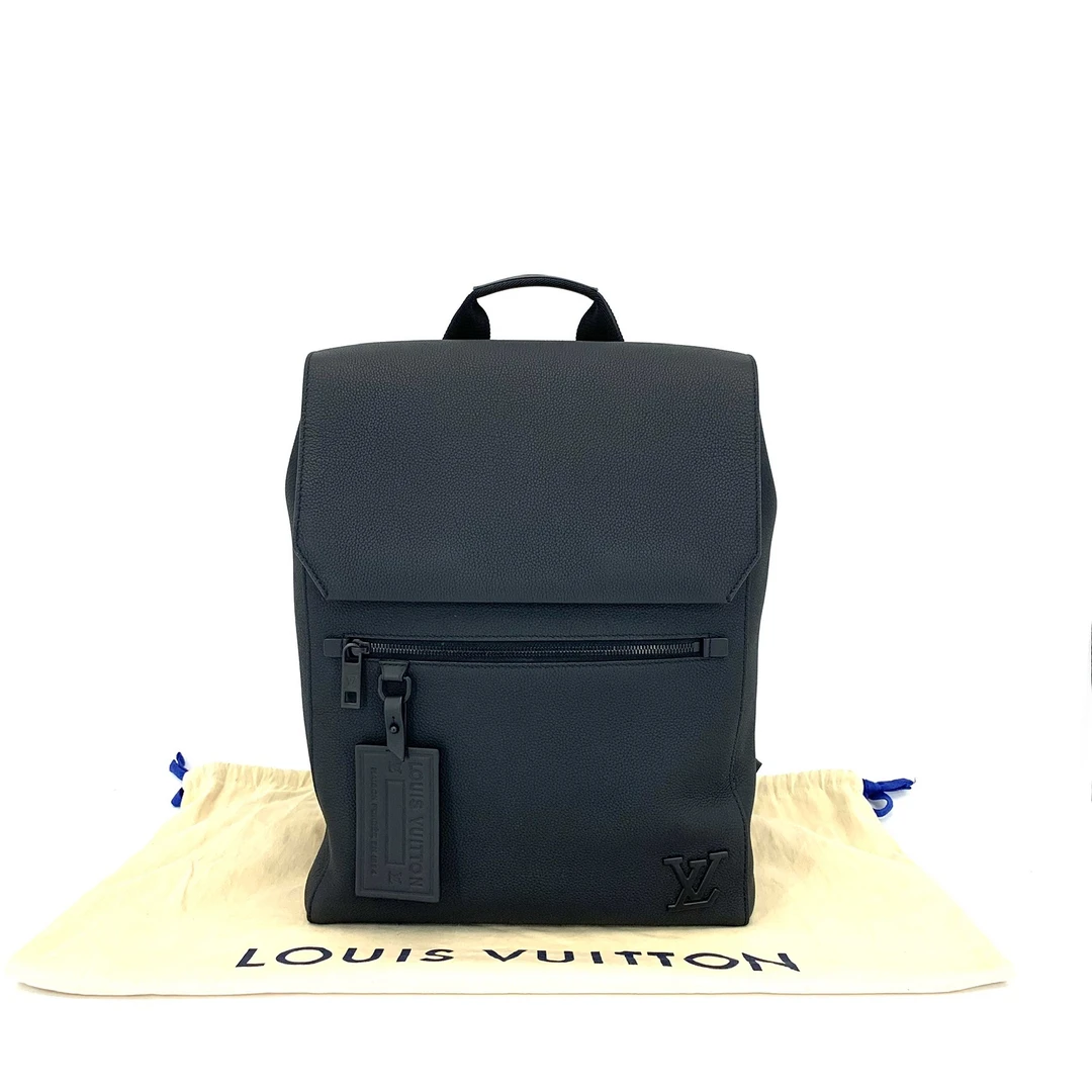 99新 LouisVuitton/路易威登 闲置品黑色全皮flap双肩包  尺30/40