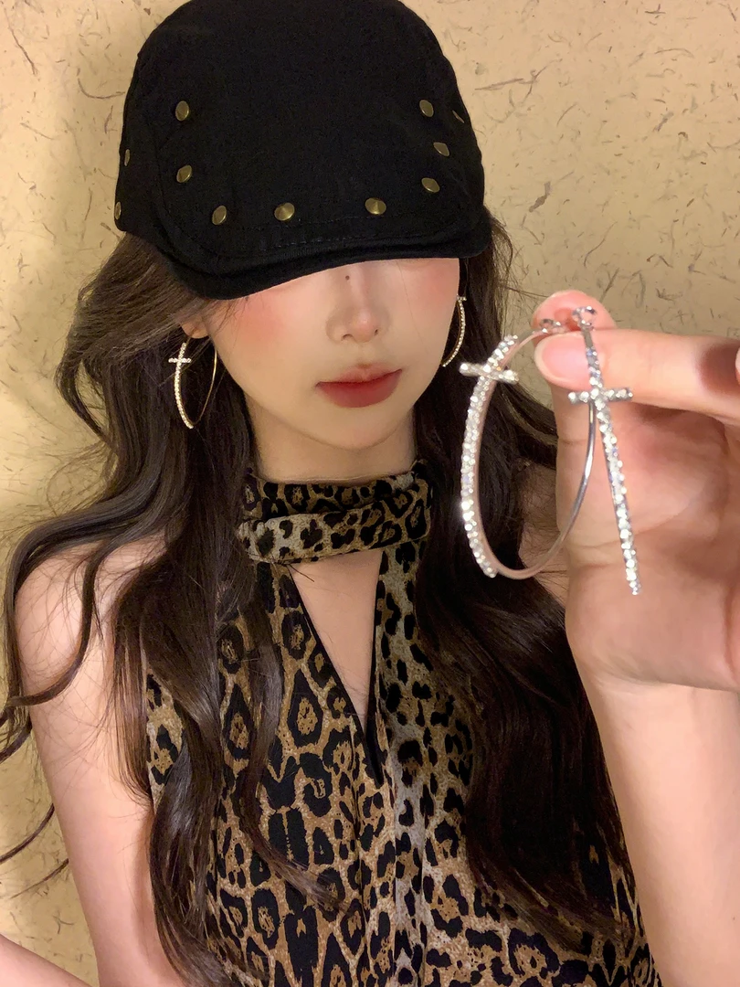 铜合金耳饰 辣么美夸张闪钻十字架耳环女轻奢精致高级感约会耳饰