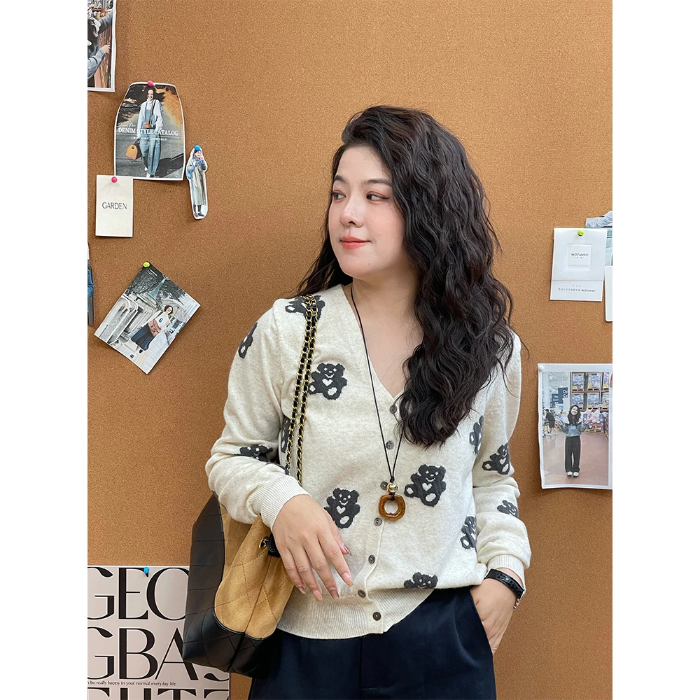 WenWen小个子2025早秋新款小熊针织开衫V领时尚长袖打底上衣4223