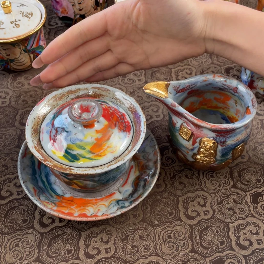 葉***业杯子里面还有好多