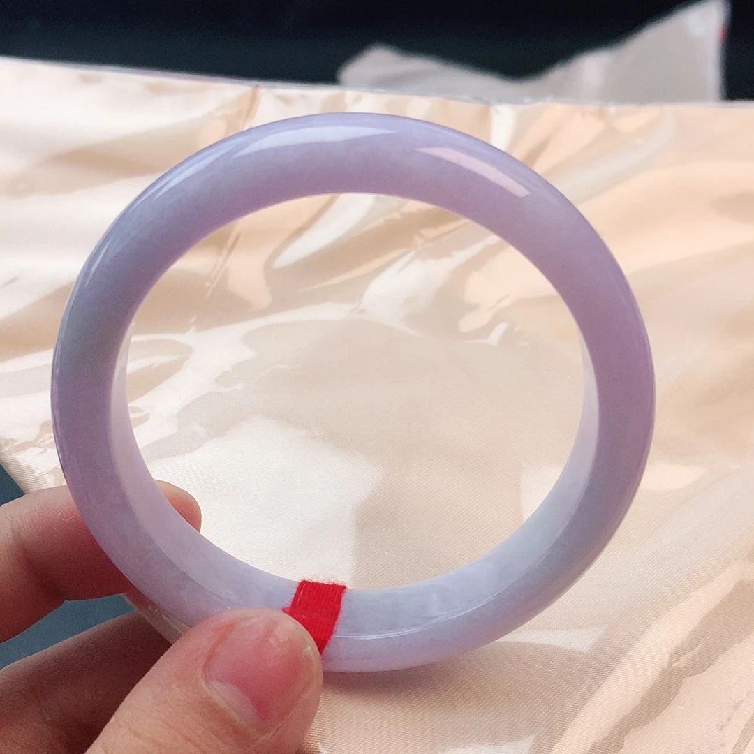 翡翠手镯未镶嵌56圈