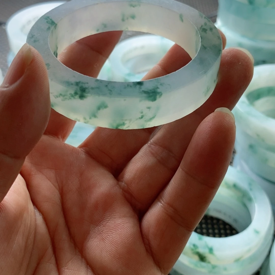 卖****定制翡翠翡翠手镯翡翠翡翠手镯未镶嵌