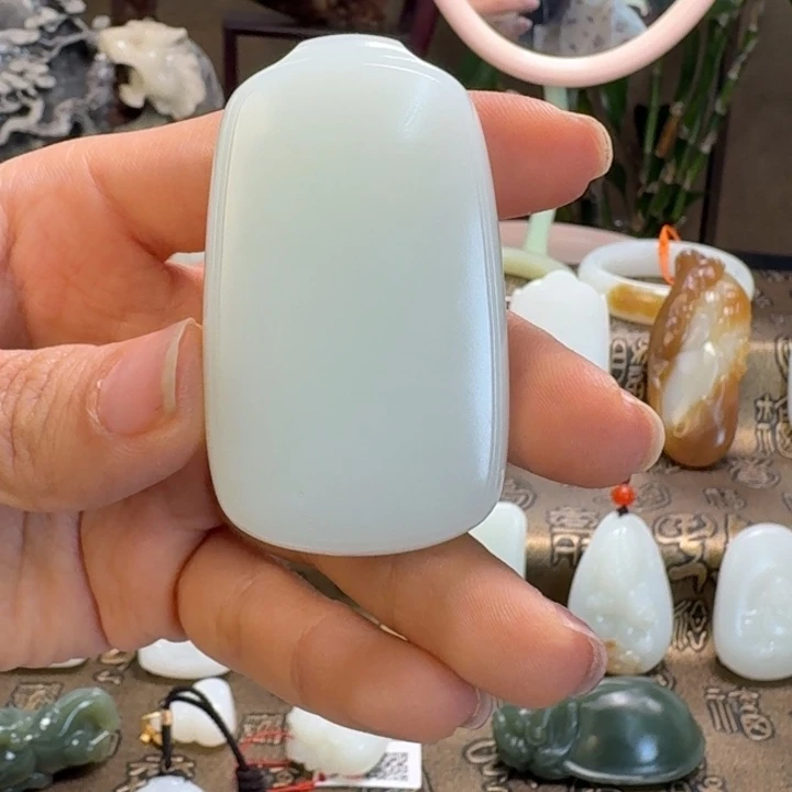 空***静和田玉未镶嵌颈饰