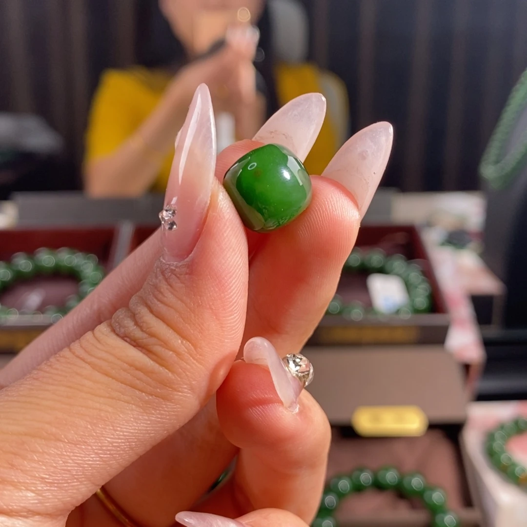 未镶嵌和田玉（碧玉）珠宝半成品