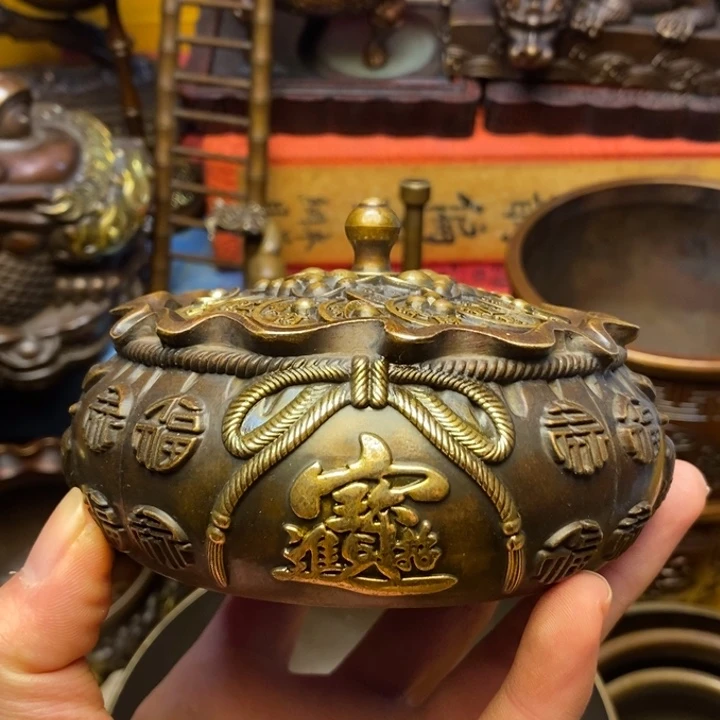 铜器摆件做工精良