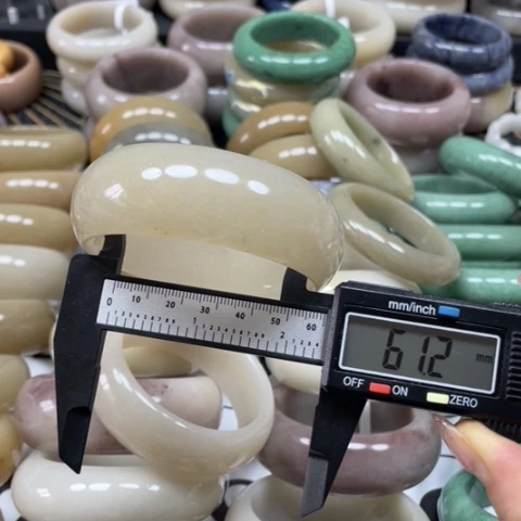 明***好石英质玉手镯未镶嵌