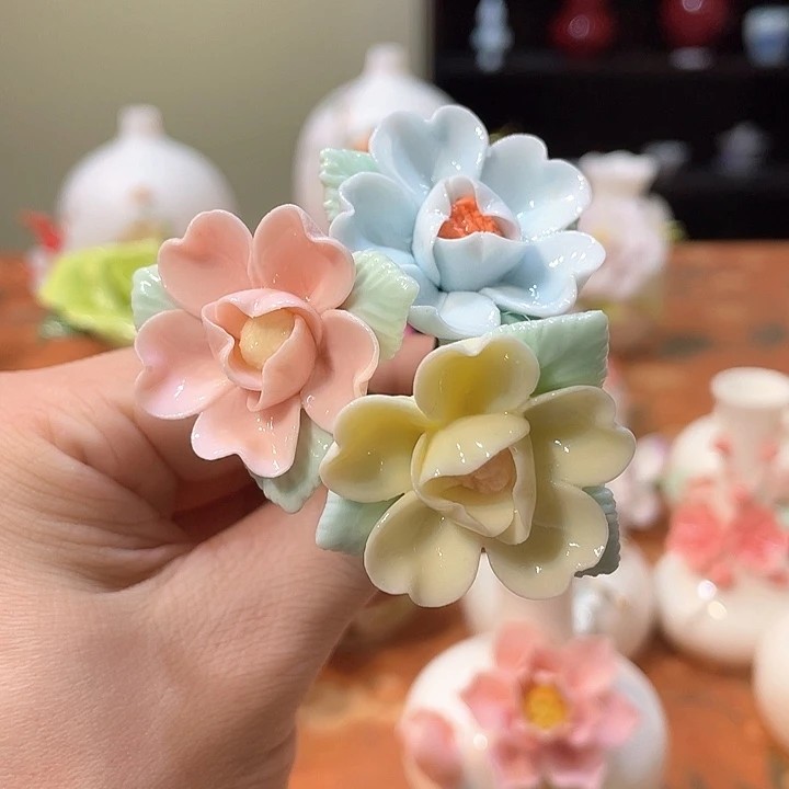 手工陶瓷精致摆件