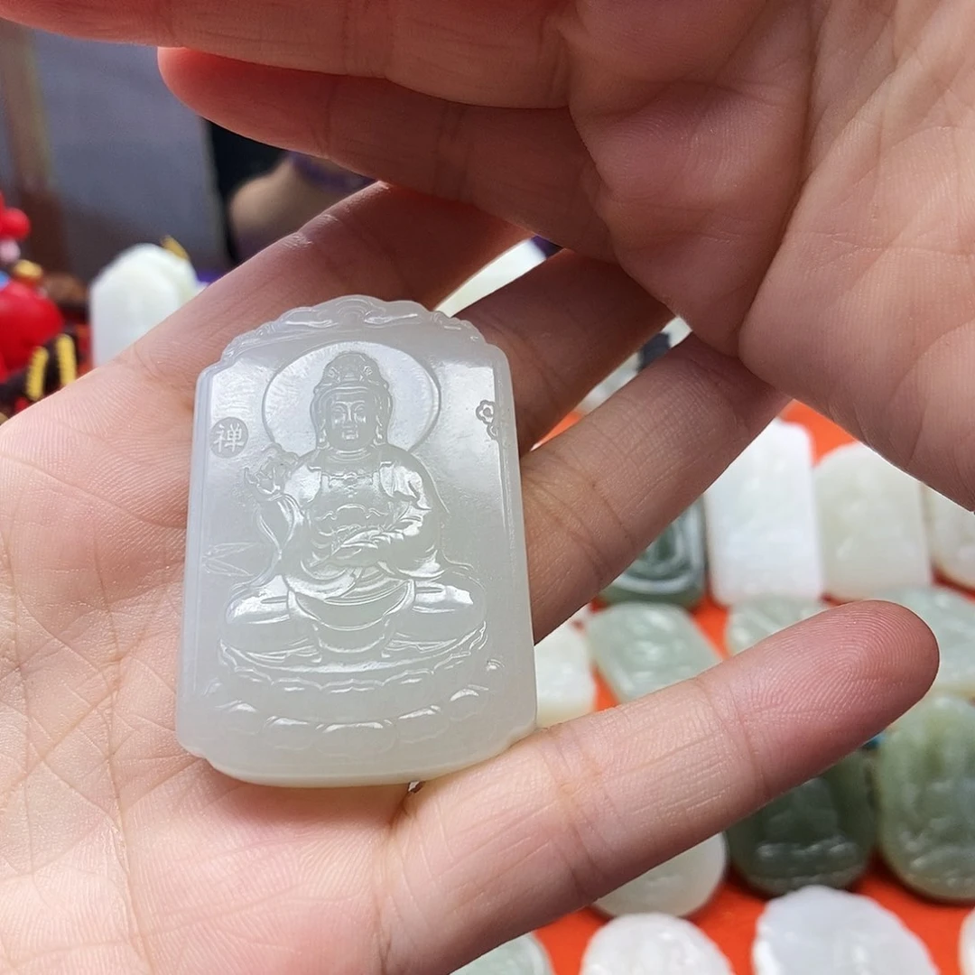 颈饰未镶嵌和田玉夹****步