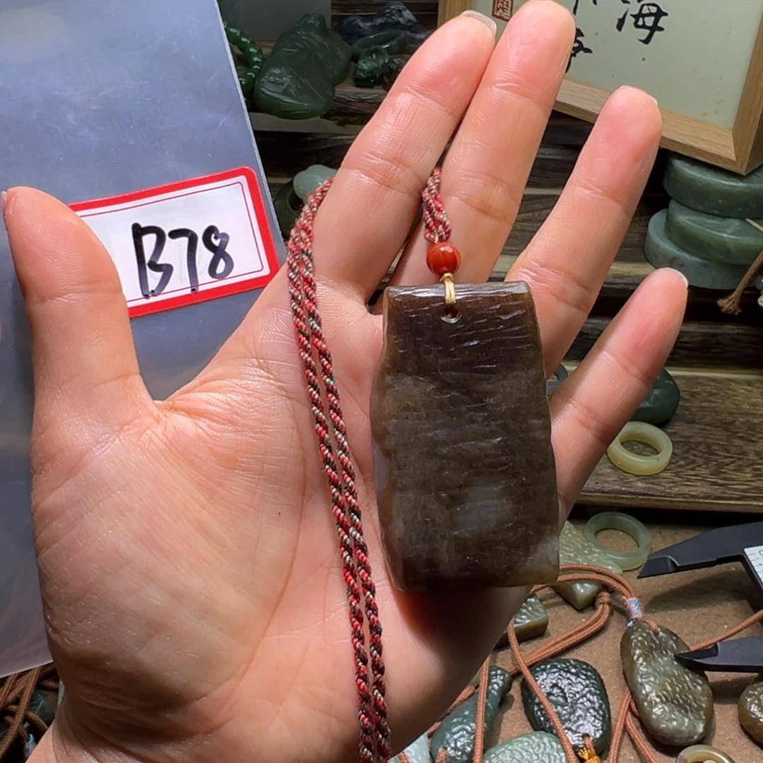 和田玉（糖玉）未镶嵌颈饰