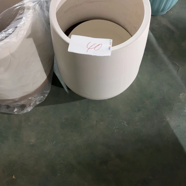 编号是40号楼40号的花盆