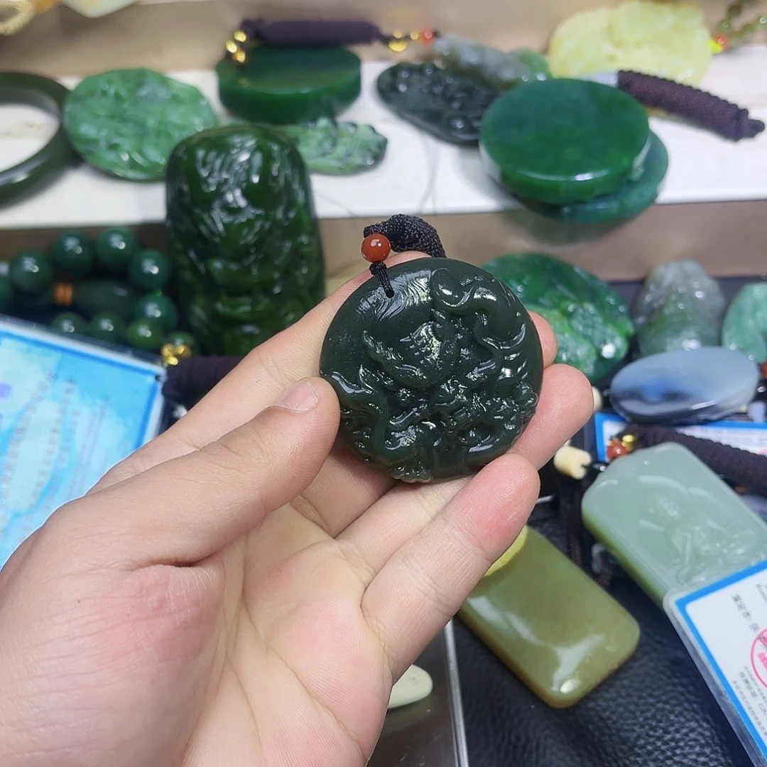 颈饰未镶嵌和田玉