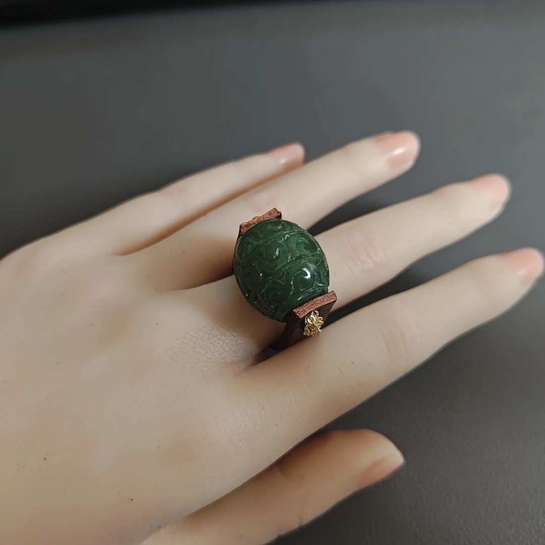 [00130]天然和田碧玉精美路路通滚珠戒指