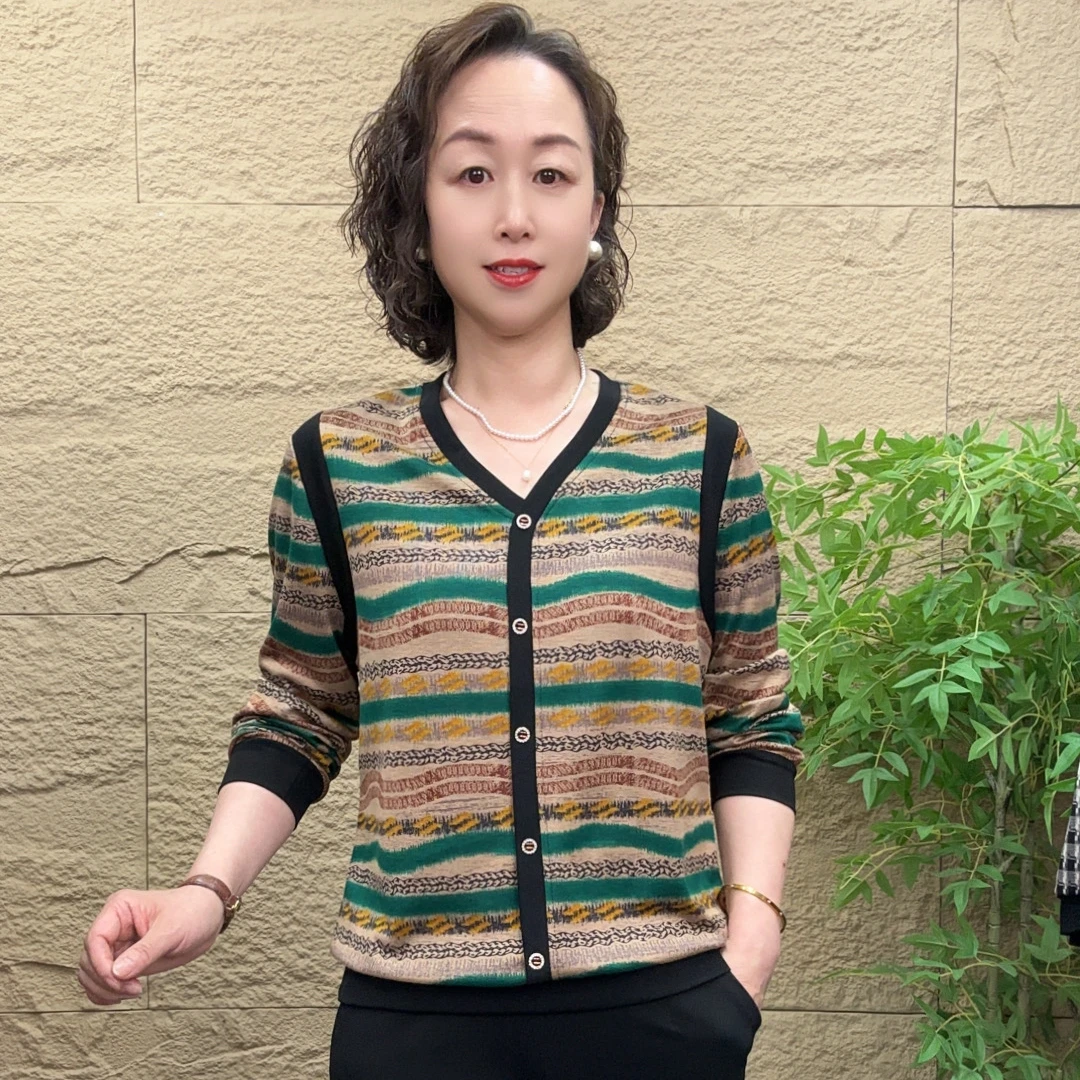 妈妈装流行时尚潮牌小衫秋季女装宽松女士独特漂亮妈妈减龄上衣女