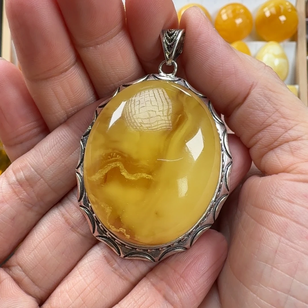 朱***叶蜜蜡颈饰银S925镶嵌蜜蜡