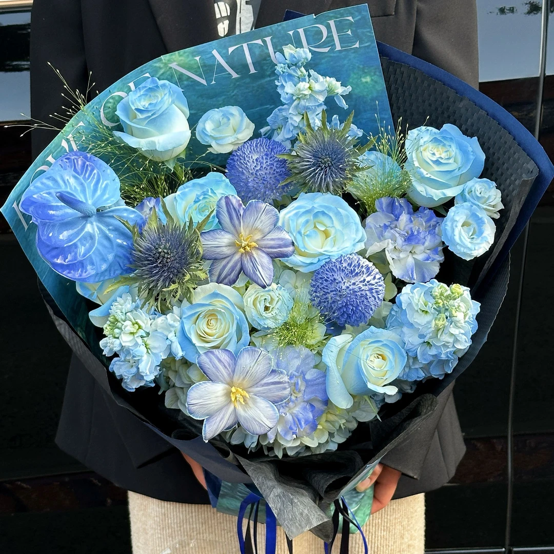 【碧海蓝天】碎冰蓝玫瑰混搭绣球郁金香喷色掌鲜花束送爱人送女友送男友生日礼物配送上门教师节七夕节