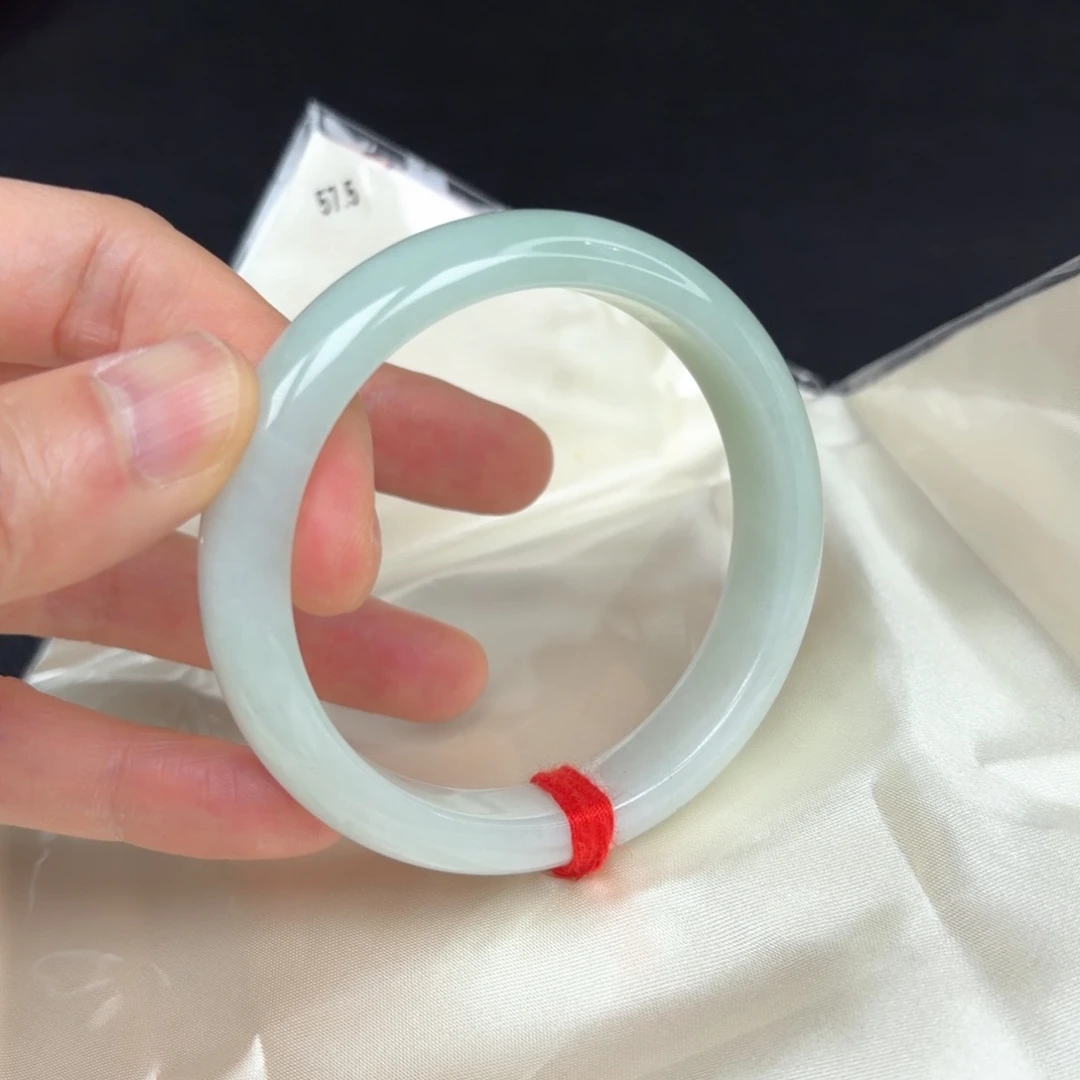 翡翠未镶嵌手镯果绿翡翠手镯