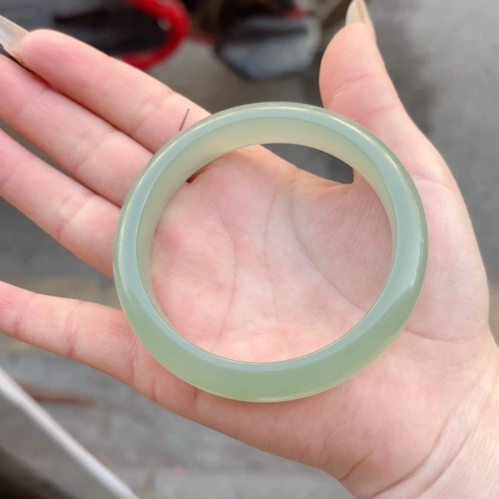 东陵石手镯未镶嵌