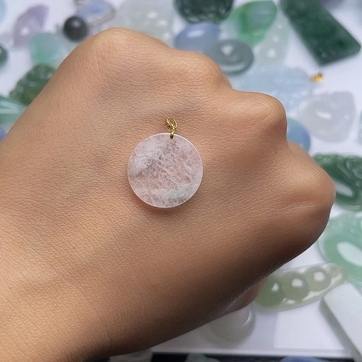 翡翠未镶嵌颈饰无事牌