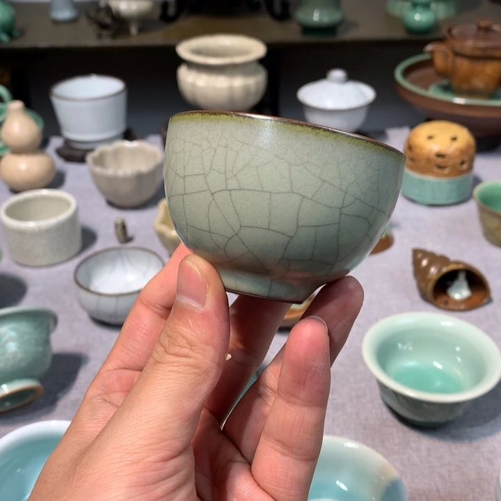 龙泉青瓷官窑灰青鸡心杯