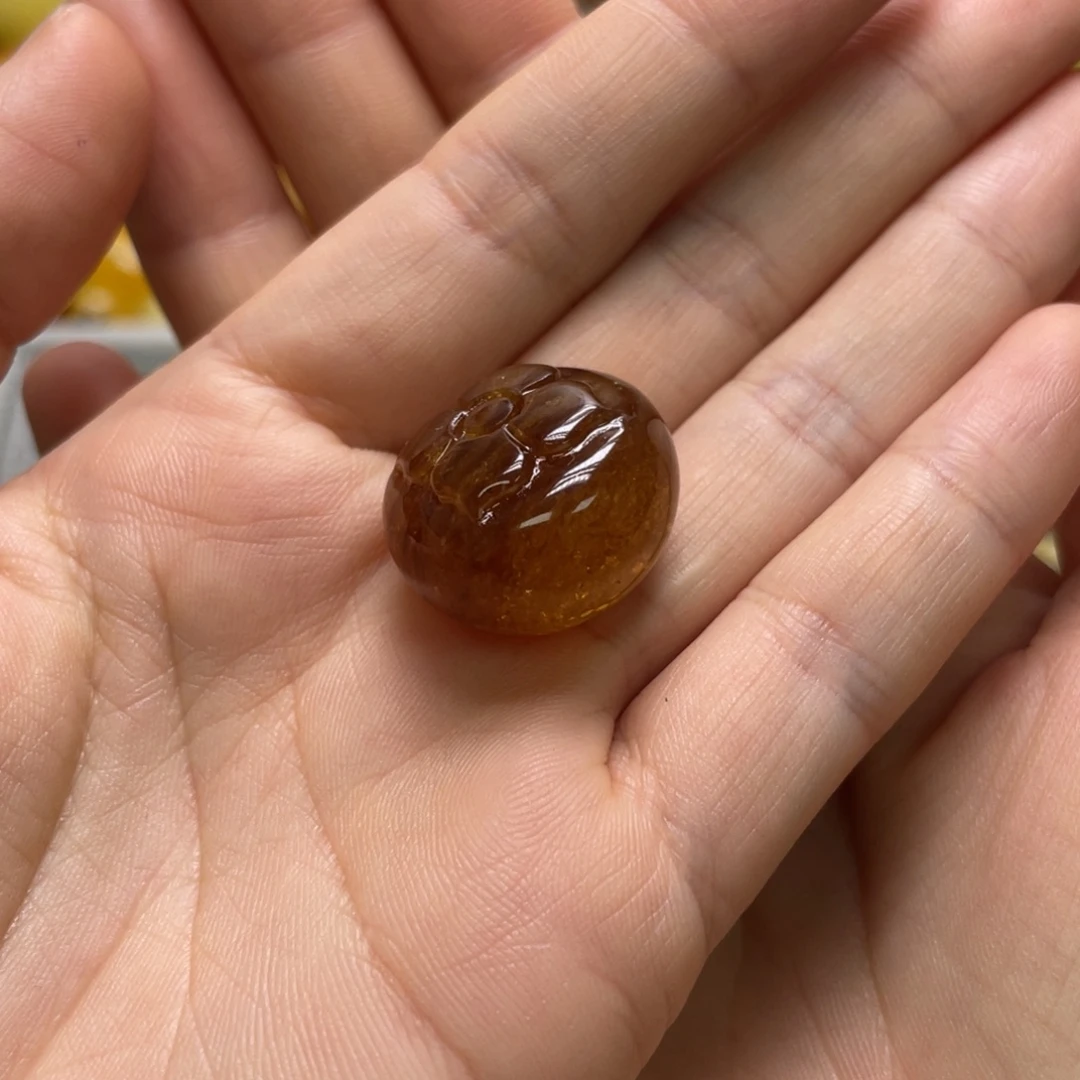 琥珀未镶嵌裸石天然琥珀爆闪柿子