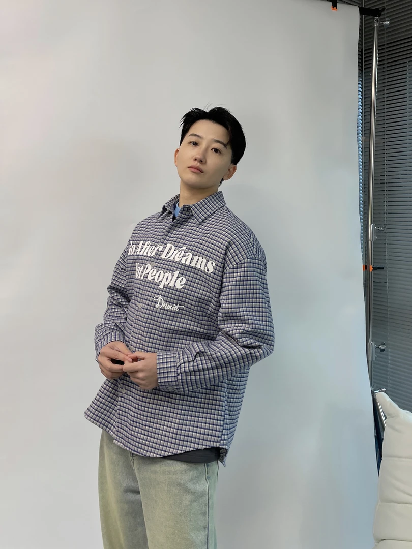 DNOCAT“磨毛格纹”棉质双色通向印花设计长袖衬衫