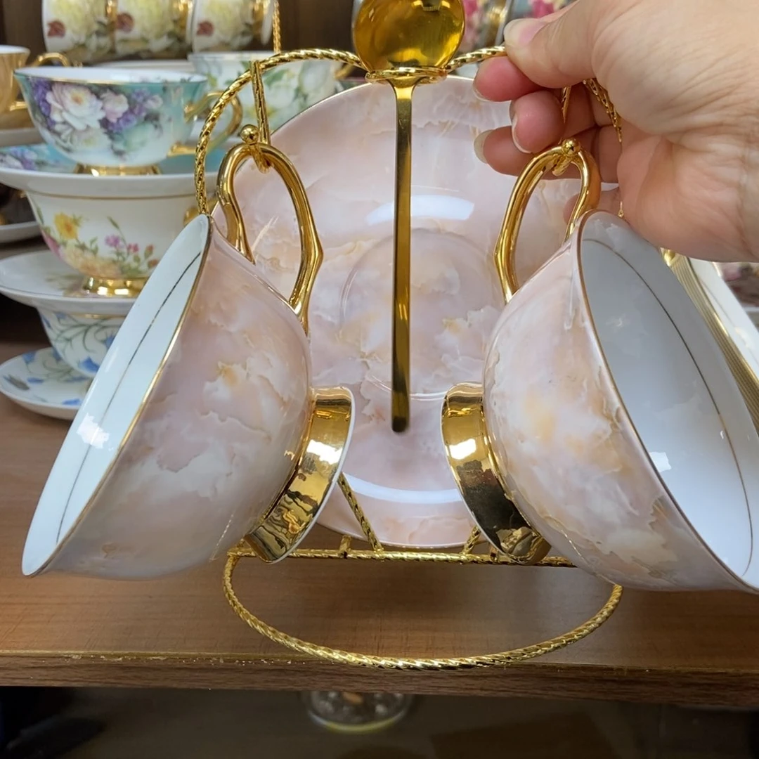 摆件粉色两杯两碟两勺送杯架快递装