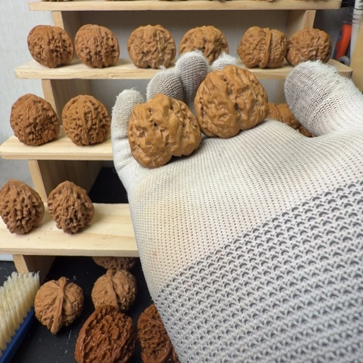 文玩核桃吊坠蛤蟆头