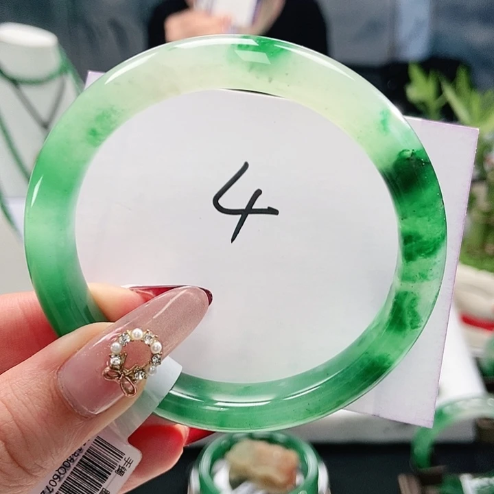 石英质玉手镯未镶嵌天然A货非洲翠手镯