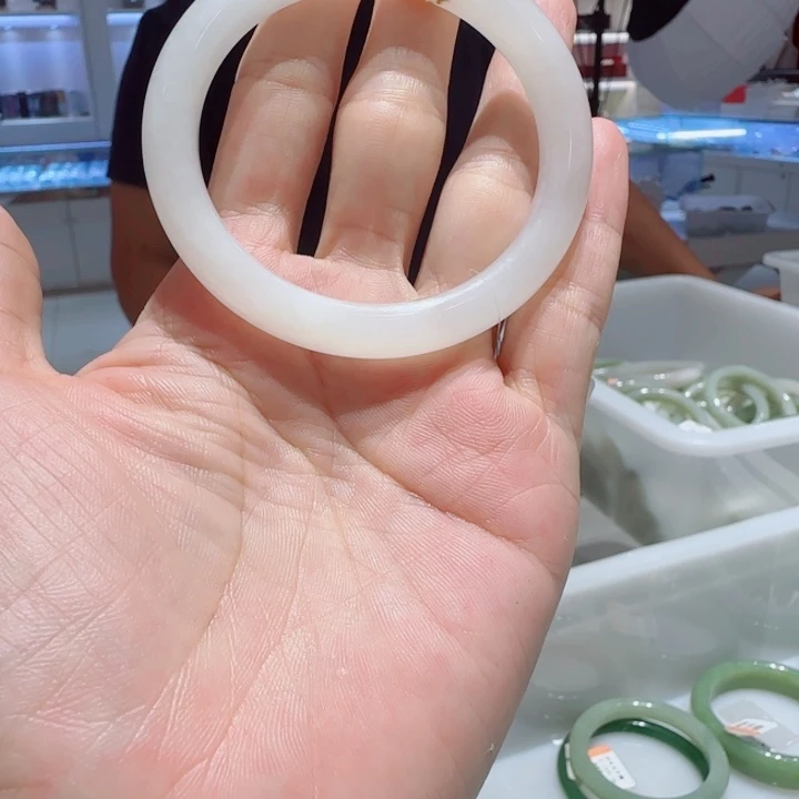未镶嵌手镯和田玉72