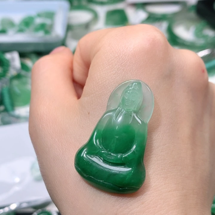 石英质玉未镶嵌颈饰5**?