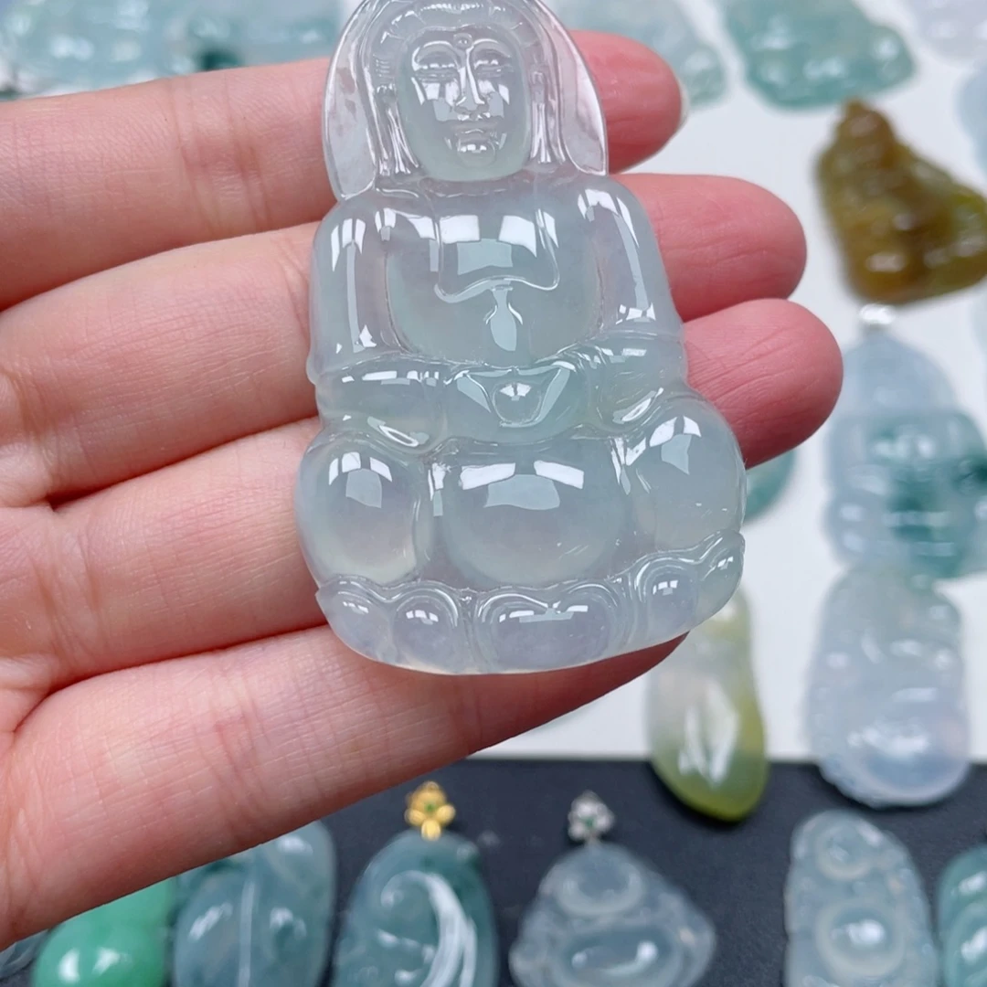 翡翠未镶嵌颈饰蒙*观音