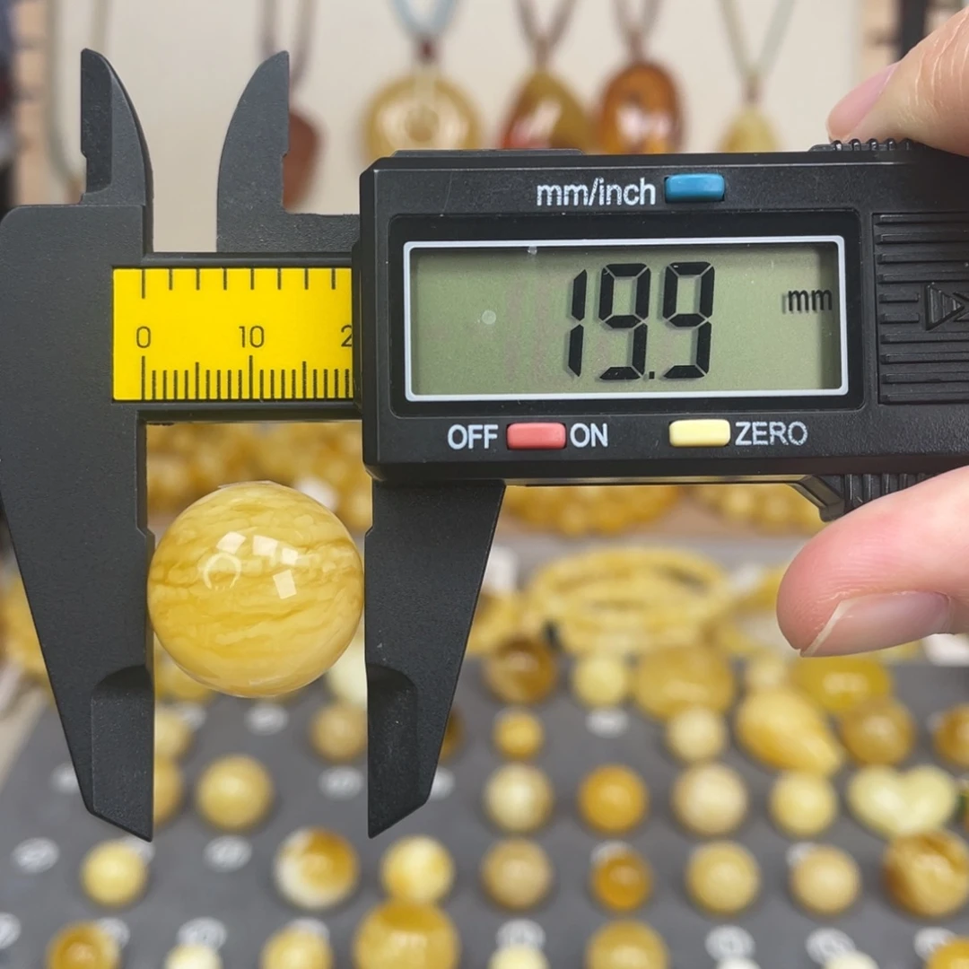 琥珀未镶嵌裸石63