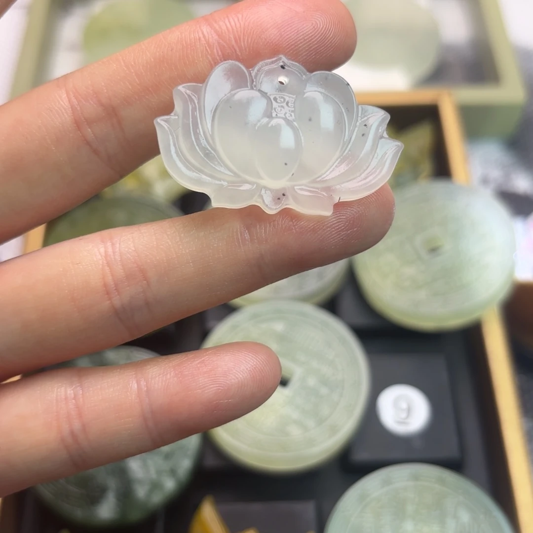 蛇纹石玉未镶嵌吊坠(不含链)