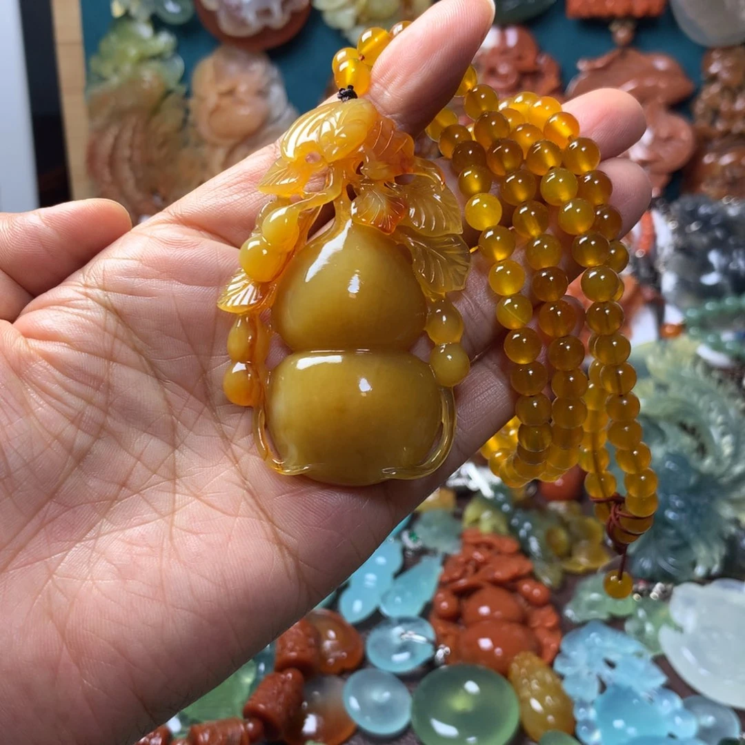 蛇纹石玉未镶嵌挂坠