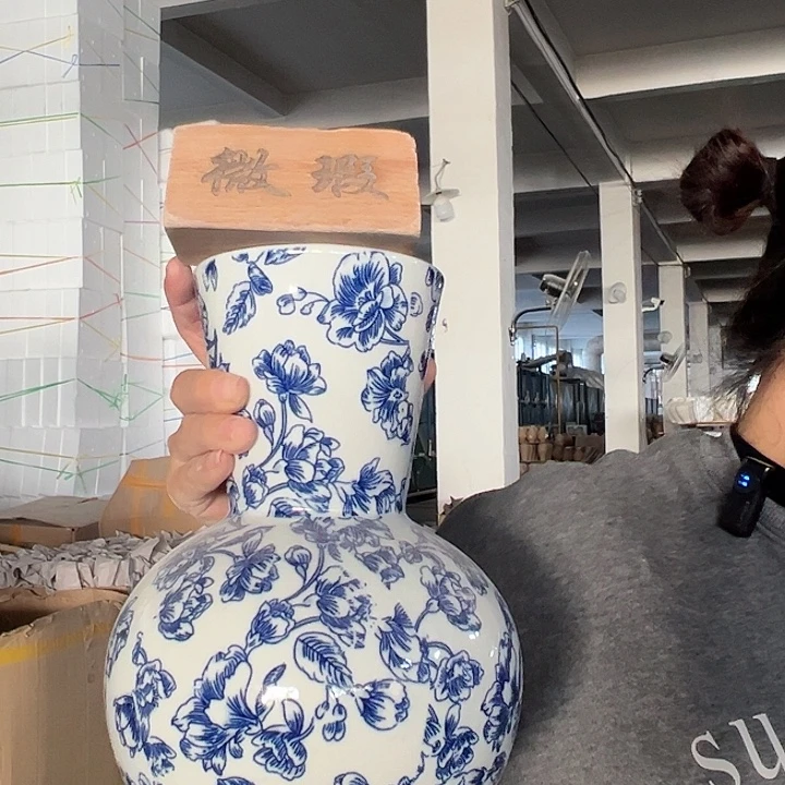 景德镇陶瓷花瓶工厂