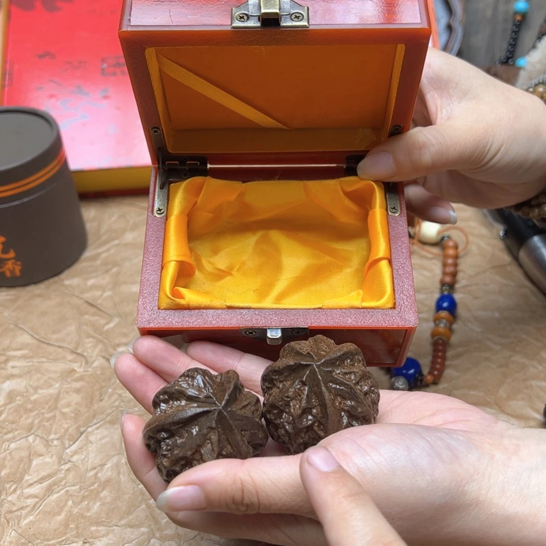 大叶紫檀（黑酸枝木类）