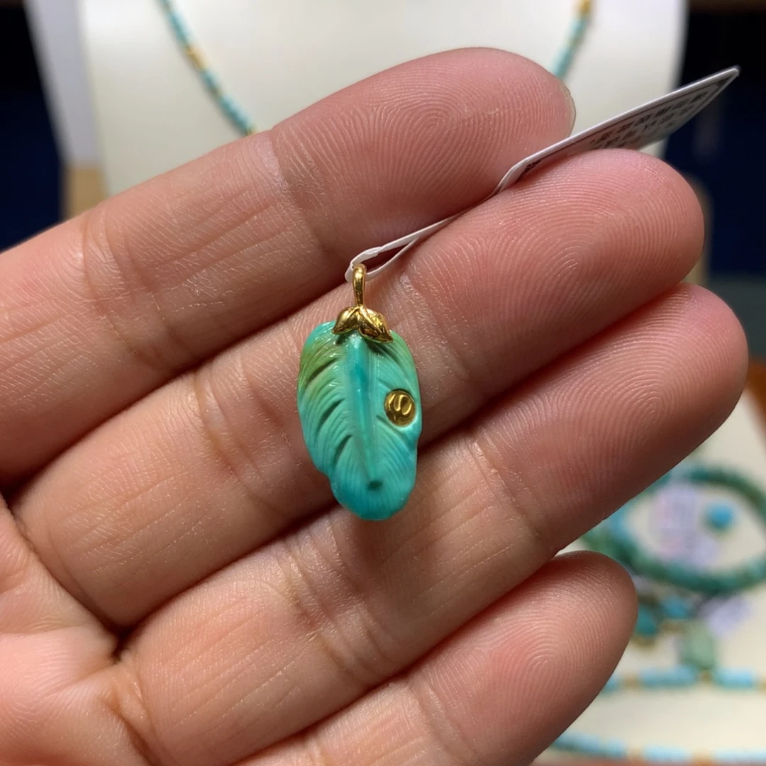 绿松石18K金镶嵌挂件