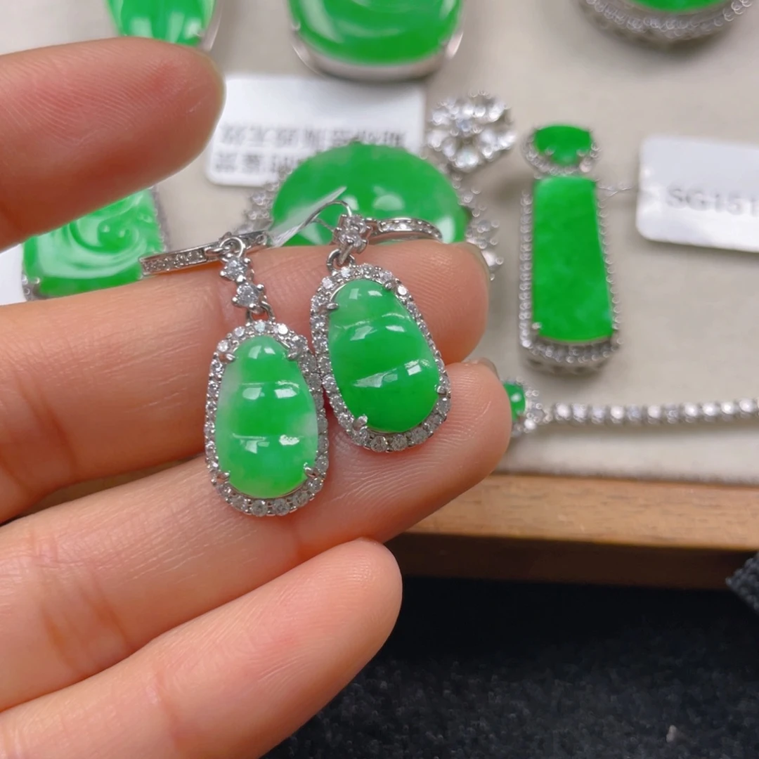 翡翠颈饰银S925镶嵌翡翠