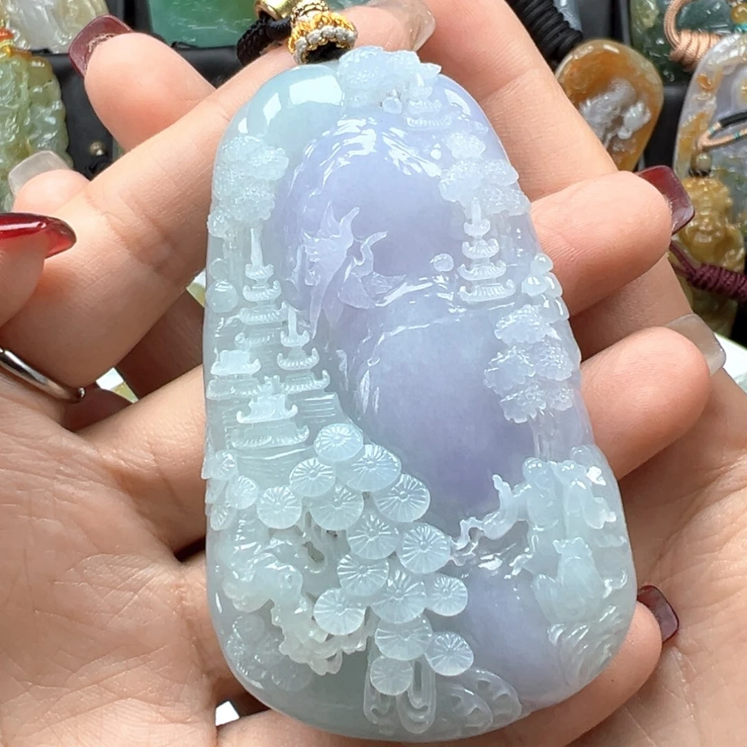 翡翠颈饰未镶嵌山水