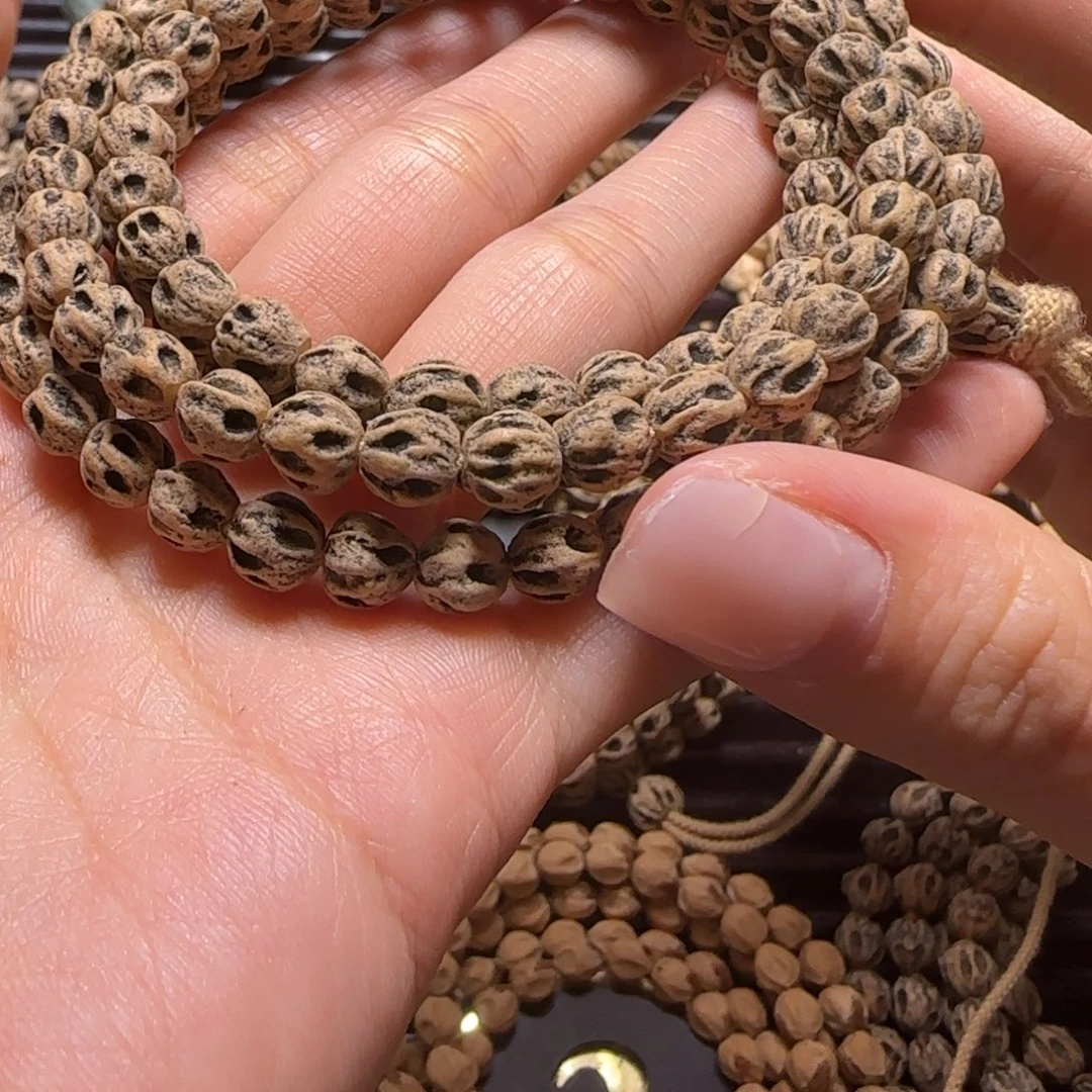 韩***猪柏香籽/百香籽吊坠