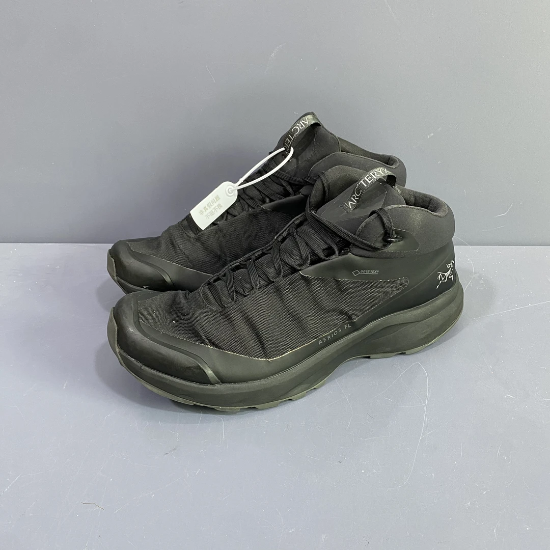 95新 ARC'TERYX/始祖鸟 41码  gtx联名 中帮运动鞋 成色不错 265
