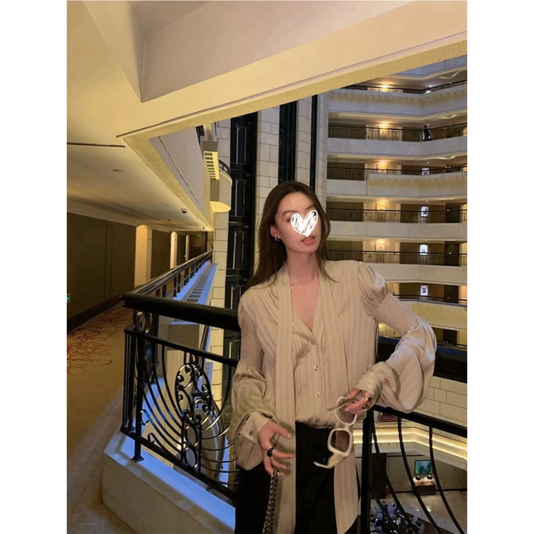 古金色V领衬衫女秋季新款丝带设计高级感时尚长袖衬衣8048