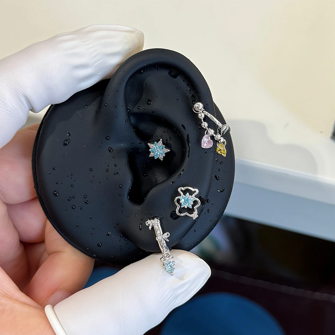 铜合金耳饰 马卡龙配色D型环甜美可爱吊坠耳骨环小熊百搭耳骨钉