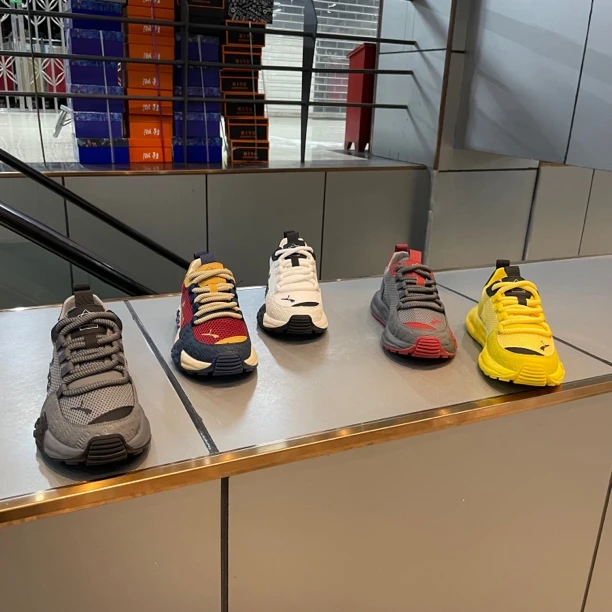 潇洒低帮透气运动风时尚休闲鞋轻奢潮男老爹鞋