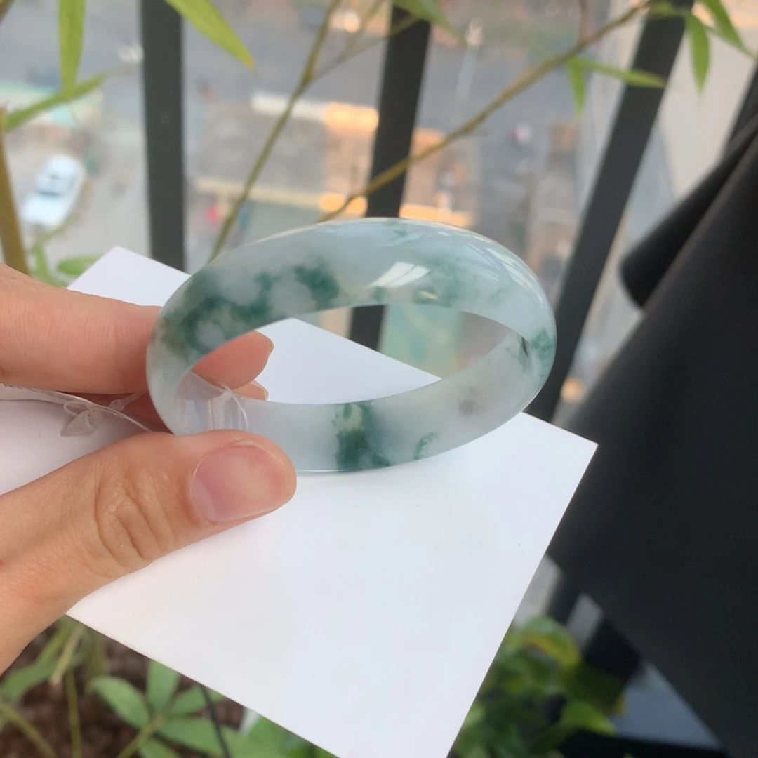 翡翠手镯未镶嵌公主