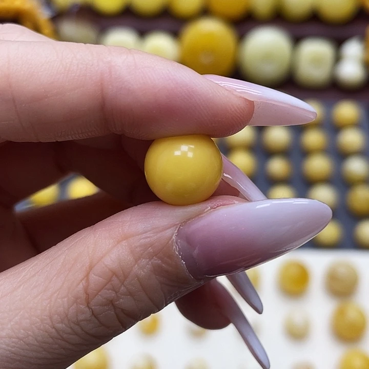 琥珀未镶嵌裸石11.7mm微瑕