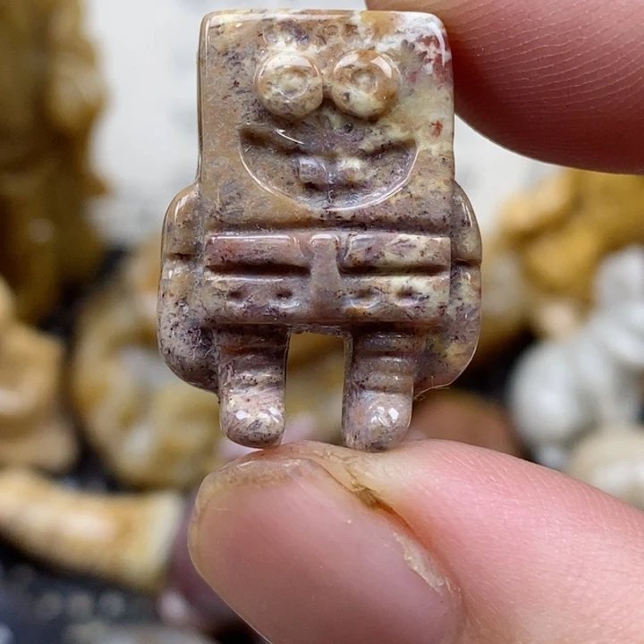 颈饰未镶嵌硅化珊瑚（珊瑚玉）小