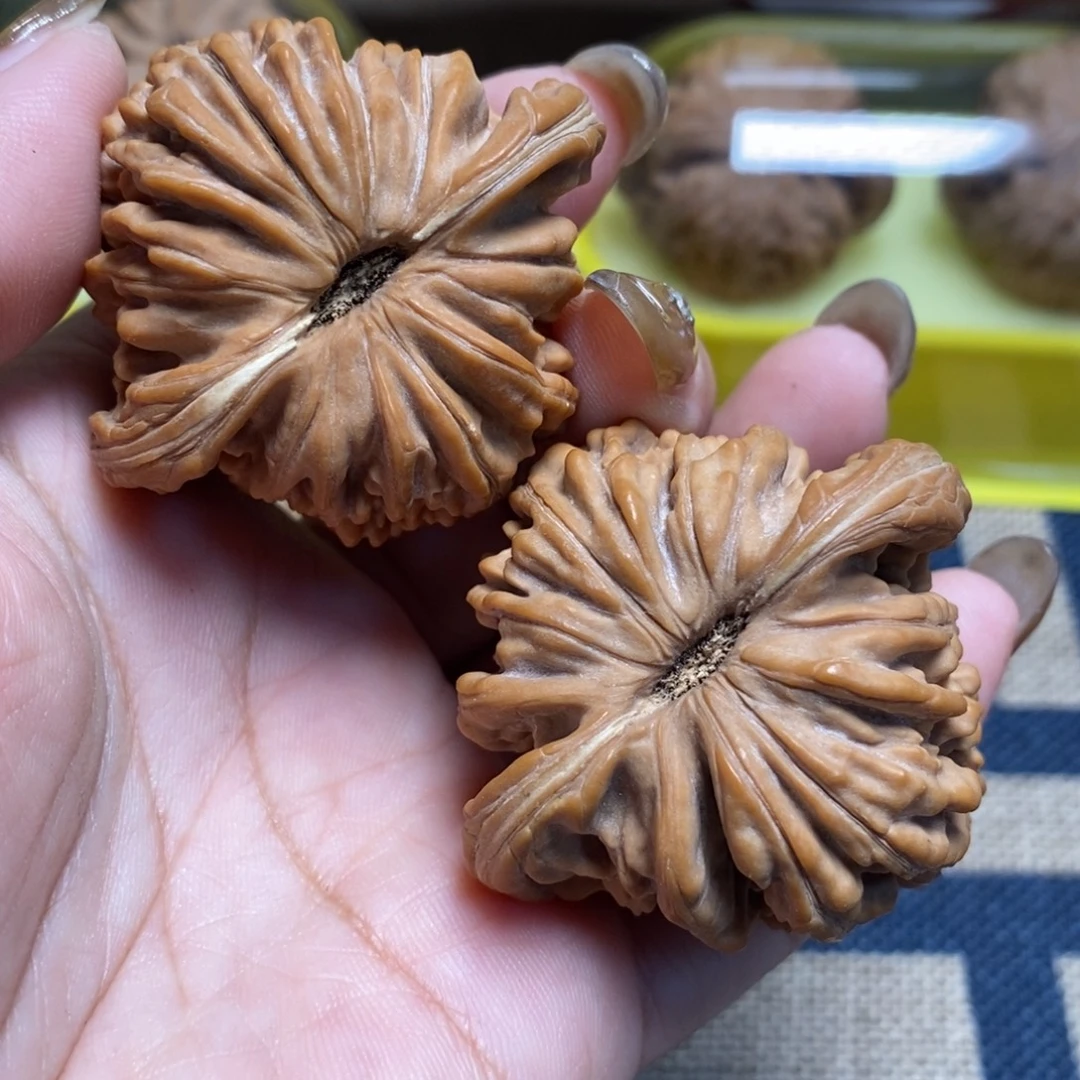 圳***阀文玩核桃吊坠篓子