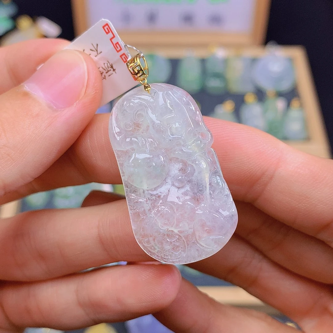 翡翠18K金镶嵌颈饰翡翠