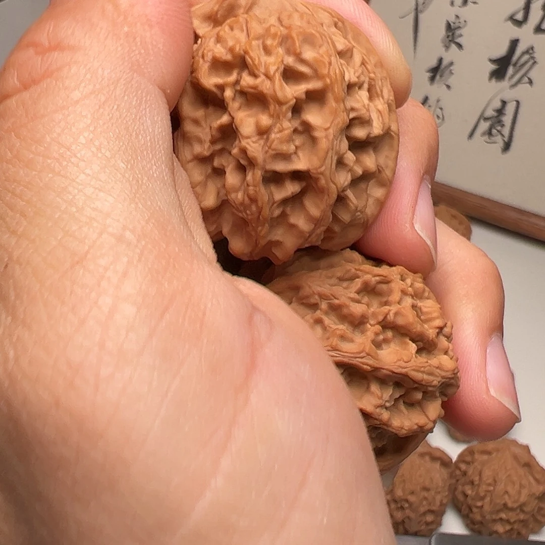 亲***亲吊坠文玩核桃狮子王